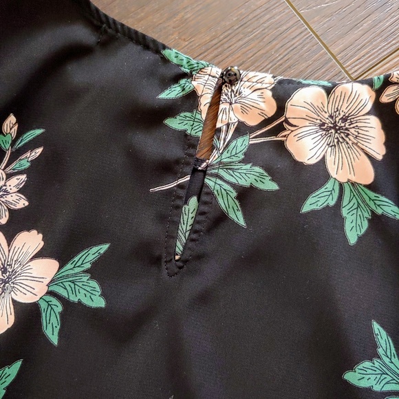 Black floral dress 👗 - Picture 4 of 4